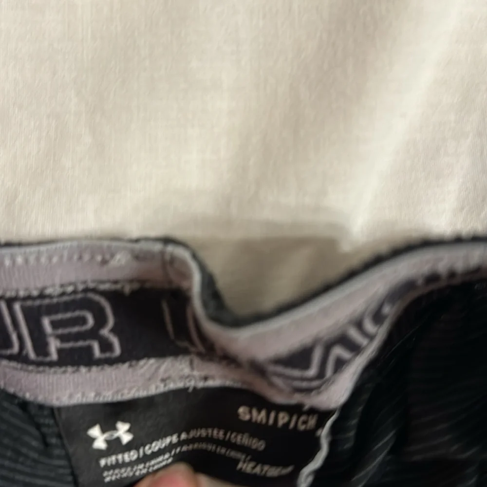 Under armor women’s heat gear shorts fitted size small adjustable, black & white - Picture 3 of 6